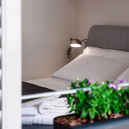 Vittorio Emanuele - Downtown Como